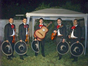 julio Anuncios gratis para novios en Cerrillos |  MARIACHIS TIJUANA, $ 45.000, con 4 charros, serenatas a domicilio, serenatas y eventos en general.-