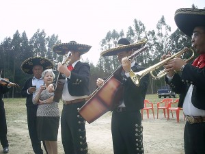 JULIO Novios y novias en La Florida |  MARIACHIS TIJUANA, serenatas  a precio bajo, $ 45.000, con 4 charros,, serenatas y eventos en general.-