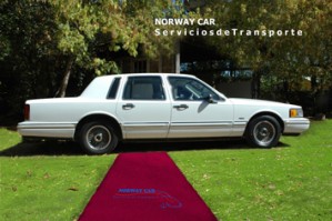 Juli&aacute;n S&aacute;nchez Anuncios gratis para novios en Rancagua |  Arriendo de autos para novios, eventos, graduaciones, etc., Lincoln Town Car Signature un cl&aacute;sico de lujo