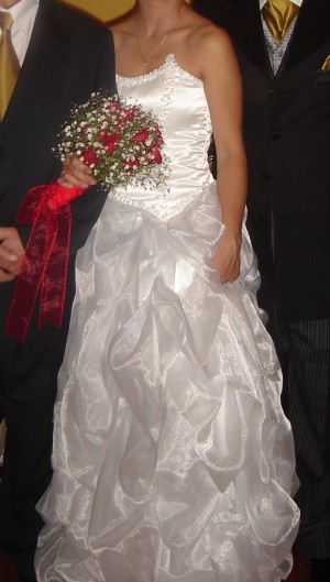 CATALINA  Anuncios gratis para novios en La Serena |  HERMOSO VESTIDO BLANCO TALLA 38-40 120.000 la serena , CORCE ,FALDON , FALSO  INPECABLE EVALUADO EN 350.000