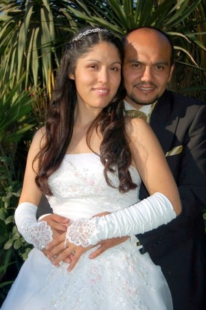 Betsy Bizama Millar Anuncios gratis para novios en Puente Alto |  HERMOSO VESTIDO DE NOVIA, MODELO MACARENA MAS DETALLES PEDRERIA, CASABLANCA