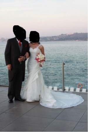 Alejandra Anuncios gratis para novios en Lo Barnechea |  VESTIDO DE NOVIA MILLARAY PALMA LA SPOSA TALLA 38-40, VESTIDO LA SPOSA CON MODIFICACIONES UNICAS UN TIRANTE  