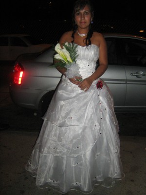 natalia Anuncios gratis para novios en Antofagasta |  vendo vestido de novia casi nuevo 1 solo uso exelente estado talla 40-42, incluye canasto y cojin para anillos (antofagasta)