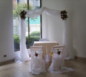 ARI Novios y novias en Santiago |  ARCO DE FLORES Y GASAS, ARCO DE FLORES PARA NOVIAS 