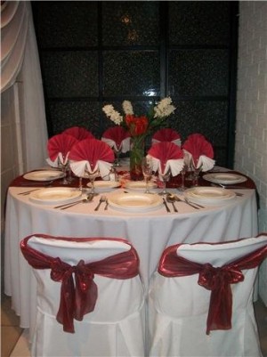Pamela Novios y novias en Temuco |  Eventos Nisi ofrece, Arriendo de vajillas y otros.