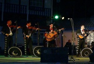 julio Anuncios gratis para novios en Cerro Navia |  precio oferta fin de semana, serenatas con MARIACHIS TIJUANA, santiago, ll&aacute;manos, sin compromisos, precios especiales en santiago.-