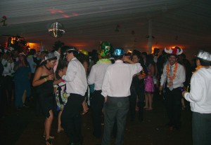 Primercorte Producciones Novios y novias en Santiago |  Iluminación y Música Para Eventos: Matrimonios, Fiestas de Gradiación..., Primercorte Producciones: Iluminación y Música - Dj, Amplificación, Sonido.