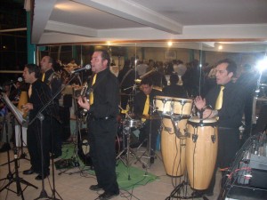 CHRISTIAN VERA Novios y novias en Santiago |  ORQUESTA TROPICAL PARA MATRIMONIOS BANDA SHOW, ORQUESTAS