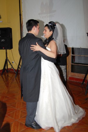 YOHANNA Anuncios gratis para novios en La Serena |  VESTIDO DE  NOVIA COLECCION L.C.B DE LA CASA BLANCA, VESTIDO STRAPLESS