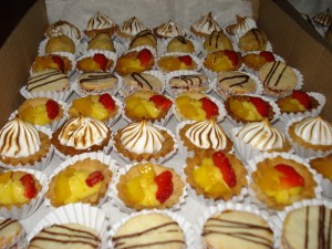 XIMENA  Novios y novias en Maipú |  coctel y banqueteria  todo para su fiesta , CANAPES,EMPANADITAS,MINI PIZA ,PETIT BOUCHE,TAPADITOS,BROCHETAS,MINI PASTEL