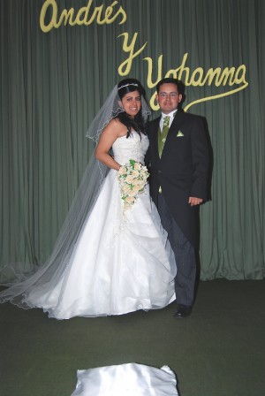 YOHANNA Anuncios gratis para novios en La Serena |  VESTIDO DE NOVIA DE LA COLECCION L.C.B DE LA CASA BLANCA $100.000, VESTIDO STRAPLESS