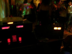 Se&ntilde;or DJ Anuncios gratis para novios en Santiago |  La Mejor Fiesta De Matrimonio Ahora A Su Alcance., Amplificaci&oacute;n, DJ, Iluminaci&oacute;n, Proyecci&oacute;n, M&uacute;sica En Vivo, Animaci&oacute;n, etc