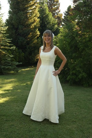 LEONORA Anuncios gratis para novios en &Ntilde;u&ntilde;oa |  HERMOSO VESTIDO NOVIA IMPORTADO CANADA, BORDADO 38-40 COLOR CREMA,  NOVIA IMPORTADO CANADA