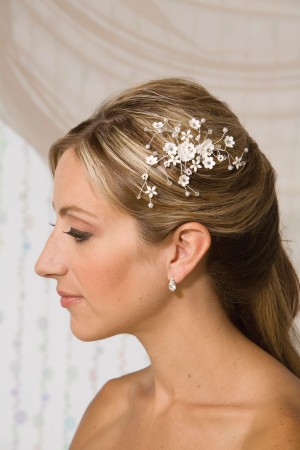 Mulier Novios y novias en Vitacura |  Tiaras, diademas, tocados para novias, Collares, aros, tocados