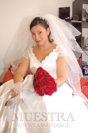 Valeria Pozo Reyes Novios y novias en Santiago |  VENDO HERMOSO VESTIDO DE NOVIA, MUY HERMOSO , OJO SE VENDE HERMOSO VESTIDO DE NOVIA 