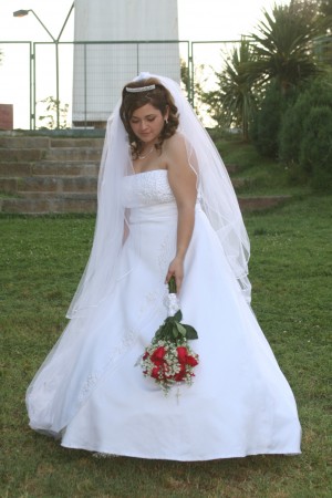 katherine leiva Novios y novias en Maipú |  vendo mi lindo vestido de novia talla 46, copa c de busto, 80.000 conversable ....valor origina 250.000