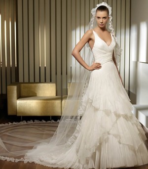 Divina Se&ntilde;orita Novias Novios y novias en Providencia |  VESTIDOS DE NOVIA A MEDIDA, Hermosos vestidos hechos solo para ti.