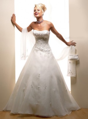 CLAUDIA Novios y novias en Providencia |  VENDO VESTIDOS DE NOVIA NUEVOS, $150.000 A $220.000