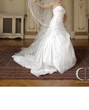 Rocio Morel Anuncios gratis para novios en Las Condes |  Vendo mi hermoso Vestido de Novia , Usado en Octubre 2010 lavado listo para usar
