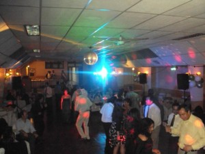  Novios y novias en Santiago |  Dj ,VJ, KARAOKE. MUSICA, AUDIO E ILUMINACION PARA TODO TIPO DE EVENTOS, Dj amplificación iluminación fiestas matrimonios karaokes cumpleaños