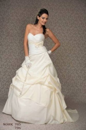 Carla Barriga Novios y novias en Maipú |  Hermoso Vestido de Novia, Casa Blanca
