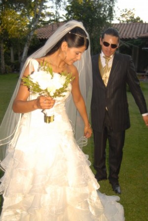 Maria Jose Parra Espinoza Novios y novias en Santiago |  Vendo vestido de novia diseñadora Millaray Palma, Una postura a mitad de precio