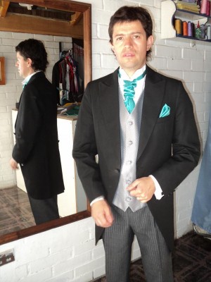Eduardo Novios y novias en Maipú |  Vestuario Para Bodas, Smoking Chaquet gillette