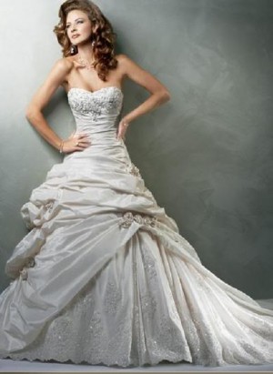 paula labra Novios y novias en Santiago |  vestido de novia , hermoso vestido novia importado 