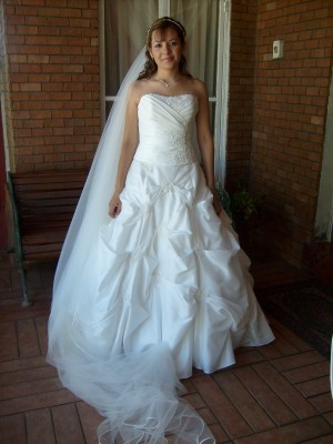 mitzy espinoza Anuncios gratis para novios en Quinta Normal |  vendo vestido de novia blanco casa blanca talla 36-38, 120000 una sola postura incluye velo