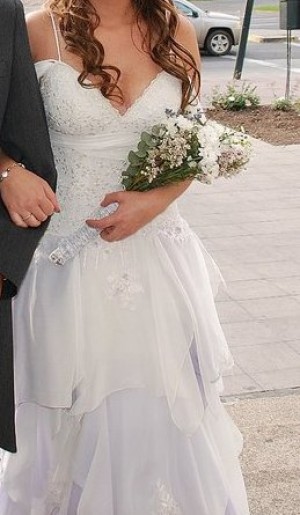 Macarena Novios y novias en Providencia |  VENDO VESTIDO DE NOVIA, EXCELENTE ESTADO, PRECIO CONVERSABLE