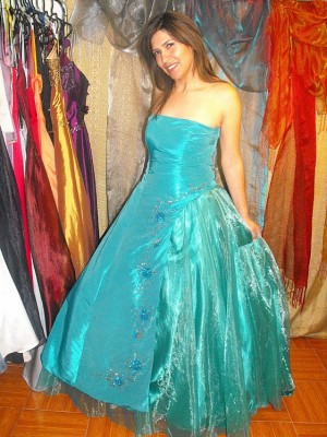 MARCELA MU&Ntilde;OZ Anuncios gratis para novios en La Reina |  ARRIENDO VESTIDOS FIESTAS GALAS MADRINAS TENEMOS 800 MODELOS, VISITANOS  LLAMANOS Y AGENDA TU VISITA  2736368