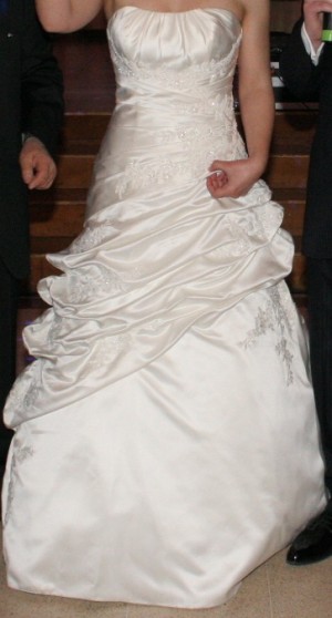 Carolina Montoya Novios y novias en Santiago |  Hermoso Vestido de Novia Mori Lee, Impecable, casi sin uso, mitad de precio y con accesorios.