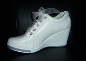 FASHIONEMERGENCY Novios y novias en Providencia |  ZAPATILLAS DE NOVIAS Y MADRINAS, ZAPATILLAS