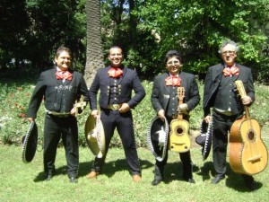 johnny luis Novios y novias en Santiago |  servicio de serenatas,mariachis,charros,para todo santiago y comunas, 4mariachis x $ 50.000. serenatas en todo santiago 6388358 / 7-6260519