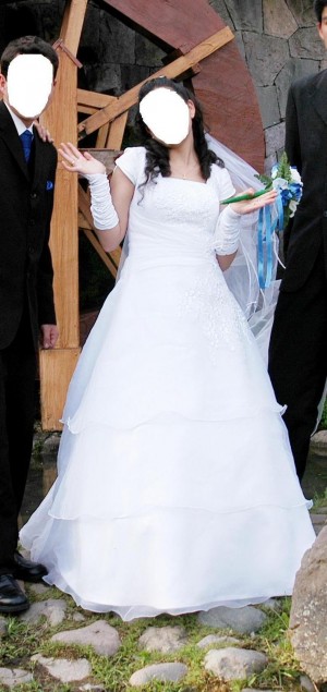 Daniela Cabrera Novios y novias en Santiago |  SE VENDE VESTIDO DE NOVIA USADO MAS VELO A $150.000.-, EN VENTA VESTIDO DE NOVIA CON CORSET + FALSO INCLUIDO
