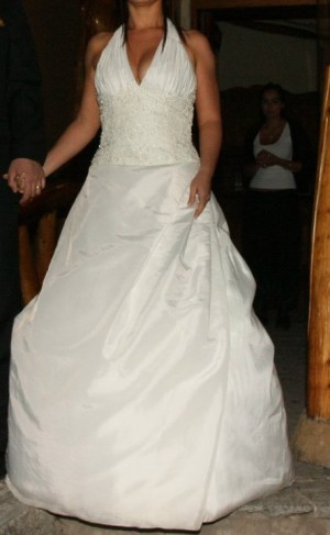 Carolina Novios y novias en Santiago |  Vestido estilo Princesa, corte imperio