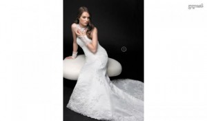 Paula Novios y novias en Santiago |  Vestido de Novia Pronuptia, Hermoso vestido de encaje, color ivory, talla 38, destaca la figura.