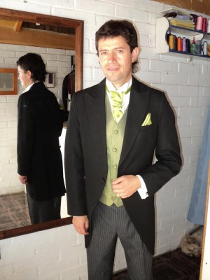 Eduardo Novios y novias en Maipú |  Trajes novio tallas especiales, Tallas especiales