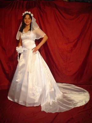 Ema Anuncios gratis para novios en Pe&ntilde;alol&eacute;n |  Vestidos de novia a medida, Confecciones a medida novias, fiestas, galas, etc