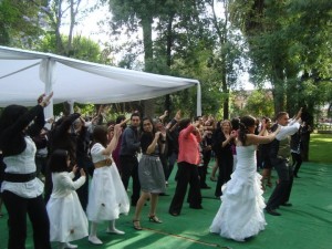  Anuncios gratis para novios en Cerrillos |  KARAOKE DJ MUSICA FIESTA AMPLIFICACION ILUMINACION ENVASADA TODO EVENTO , Matrimonios, Fiestas de graduaci&oacute;n, Eventos Empresas, Cumplea&ntilde;os...... 