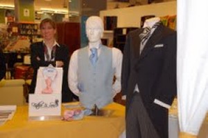 REN&Etilde; ZAMORANO ALVEAR Novios y novias en La Florida |  Chalecos, gillet, plastrones, corbatas, pañuelos, trajes, slim fit, A medida, telas y sedas a elección $ 40.000.-
