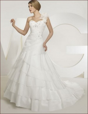 CLAUDIA VERA Novios y novias en Santiago |  VENDO VESTIDO DE NOVIA IMPORTADO PRECIOSO, COMPRADO EN LA CASA BLANCA