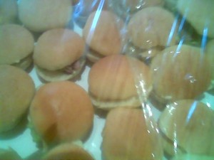 maria Anuncios gratis para novios en Santiago |  cocteleria canape empanaditas minipizzas sra maria 086612223, pastelitos tapaditos pizzetas brochetas todo para su fiesta calidad varieda