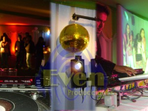 even producciones Novios y novias en Santiago |  vj, dj, para matrimonios, audio profesional, amplificacion, iluminacion, dj, vj, fotografia, video, diaporamas, bodas, m