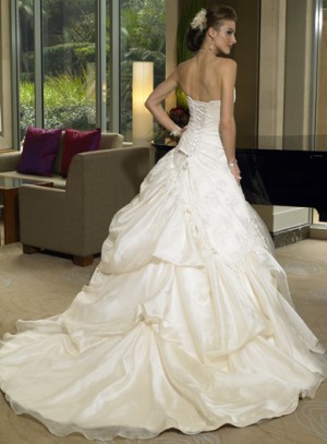 CLAUDIA Novios y novias en Providencia |  VESTIDOS DE NOVIAS NUEVOS, MÁS DE 20 MODELOS DESDE $160.000, VESTIDOS DE NOVIAS IMPORTADOS DE LA TALLA 36 A LA 46