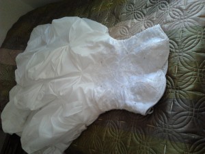 GUADALUPE CASTRO Anuncios gratis para novios en Las Condes |  VENDO VESTIDO NUEVO DE NOVIA ESTILO PRINCESA SIN NINGUN USO, PRECIOSO!! TALLA 38 CON PEDRER&Iacute;A BORDADA, INCLUYE VELO Y FALSO