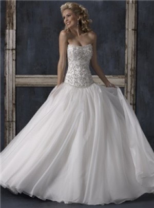 claudia/veronica Novios y novias en Providencia |  exclusivo vestido de novia importado a $250.000talla 38-40-42, finas terminaciones