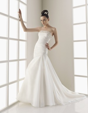 Mariana Monardes Anuncios gratis para novios en Las Condes |  Vendo mi vestido de Novia, una postura Talla 38. Dise&ntilde;o Exclusivo, Modelo Oceano, Colecci&oacute;n TWO 2011, Rosa Clar&aacute;