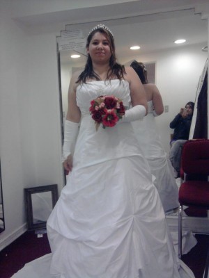 paula cabezas Novios y novias en La Florida |  arriendo mi vestido de novia modelo exclusivo de la casa blanca, valor 100.000 mas garantia de 40 mil 