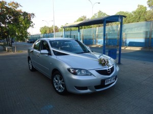 CRISTIAN Novios y novias en Santiago |  Arriendo vehículo para matrimonios Mazda 3 $45.000.- 9-6818125, Color plata, asientos de cuero